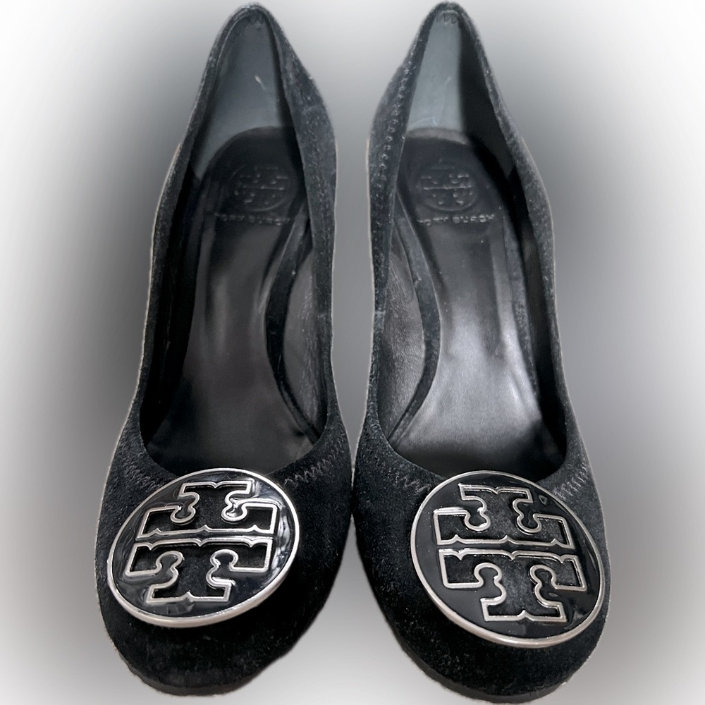 Tory Burch Black Suede Sophie Wedge Pumps. Size 8.5.